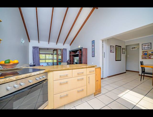 3 BEDROOM SIMPLEX FOR SALE IN COWIES HILL
